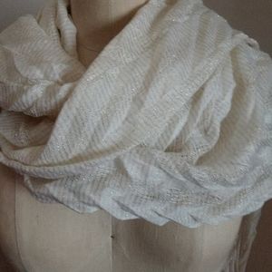 CHRISTMAS Herringbone Pleated Gold Shot Ivory Scarf Jones NY DESIGNER NWT